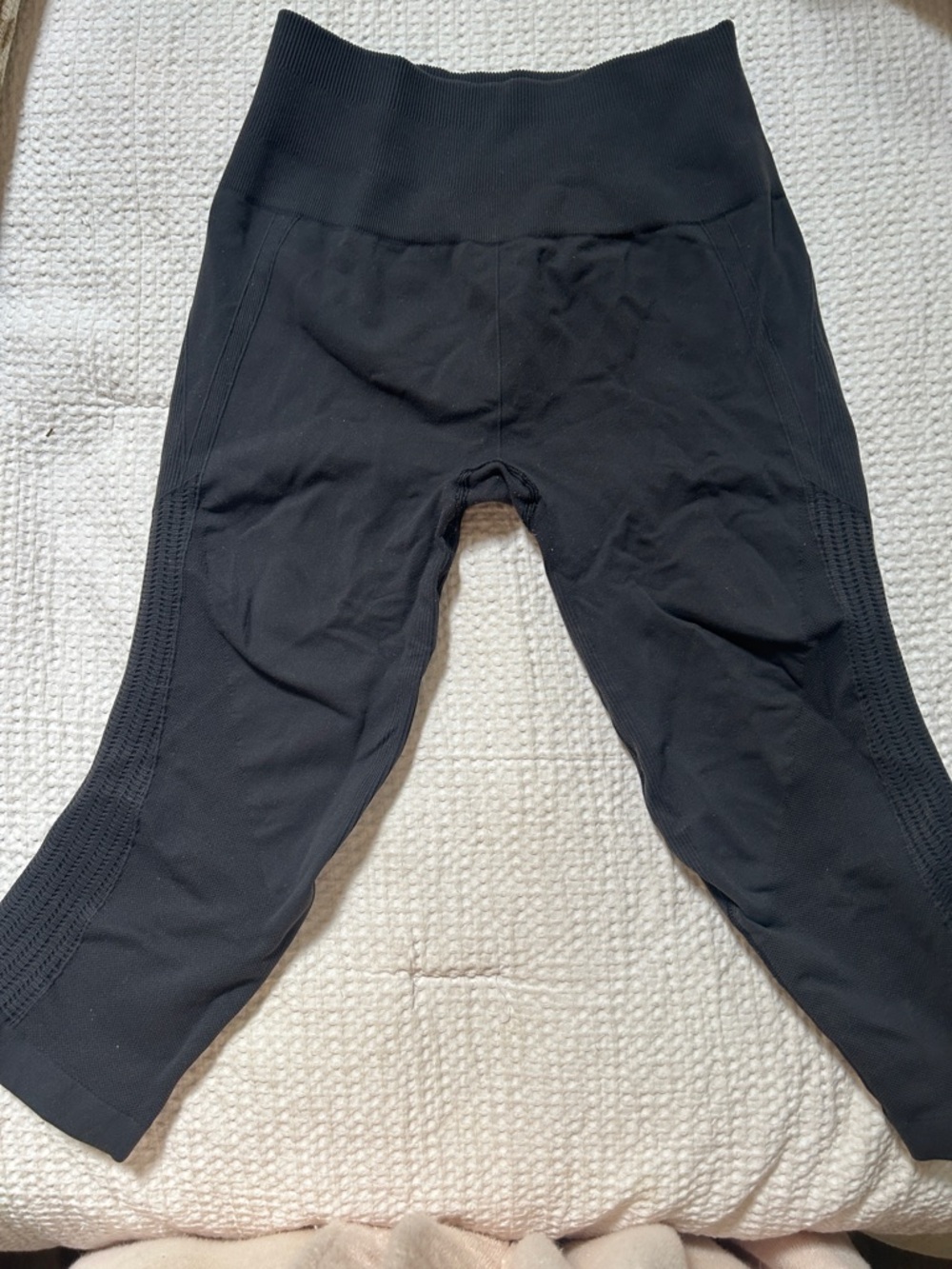 Charcoal grey Lululemon Seamless Active Capri Bottoms